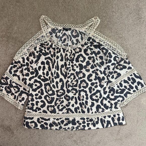 Rachel Women's Sz Small Leopard Print Top Crochet Trim Cold Shoulder 3/4 Slv (H) - Picture 1 of 8